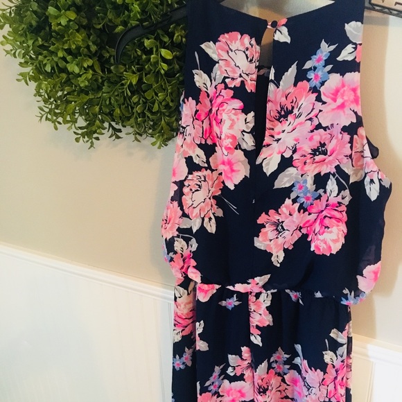 ♦️SOLD♦️Old Navy Floral Dress - Picture 4 of 6